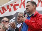 Protest "Solidarności" przed KE. Piotr Duda: Zróżnicowanie wieku emerytalnego nie jest dyskryminacją