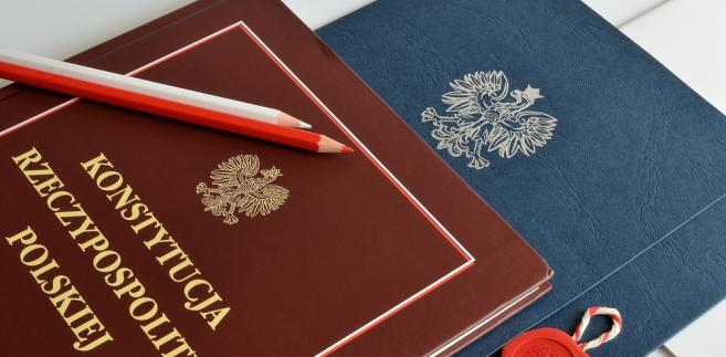 Rzeczpospolita jest dobrem wspólnym i nie możemy spowodować, że w połowie Polski aborcja będzie dozwolona, w połowie niedozwolona, w środku będzie ten kompromis, który mieliśmy w ustawie aborcyjnej. Trzeba więc poszukiwać takich rozwiązań prawnych, które będą najmniej niedopuszczalne z punktu widzenia obywateli