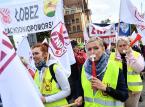 Nauczyciele żądają podwyżki i dymisji Zalewskiej. Manifestacja ZNP: Mamy dość niskich zarobków i złego ministra edukacji